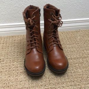 Brown Wanted combat boots